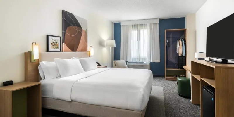 Clean Hilton Hotel Room with Mark Weinstein CMO, Hilton